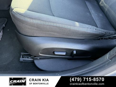 Used 2017 Chevrolet Cruze LT w/ Convenience Package image 10