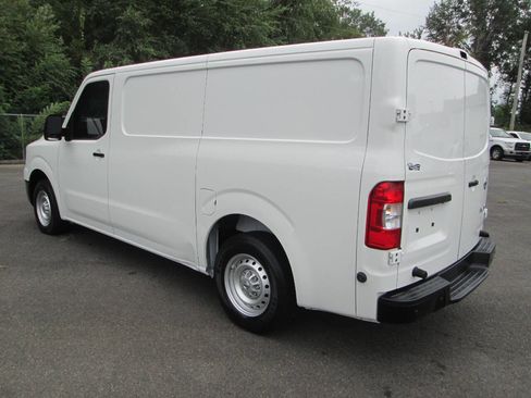 Used 2019 Nissan NV 2500 SV image 3