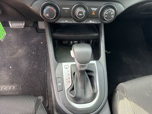 Used 2021 Kia Forte LXS image 9