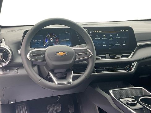 New 2026 Chevrolet Equinox LT w/ LPO, Floor Liner Package image 17