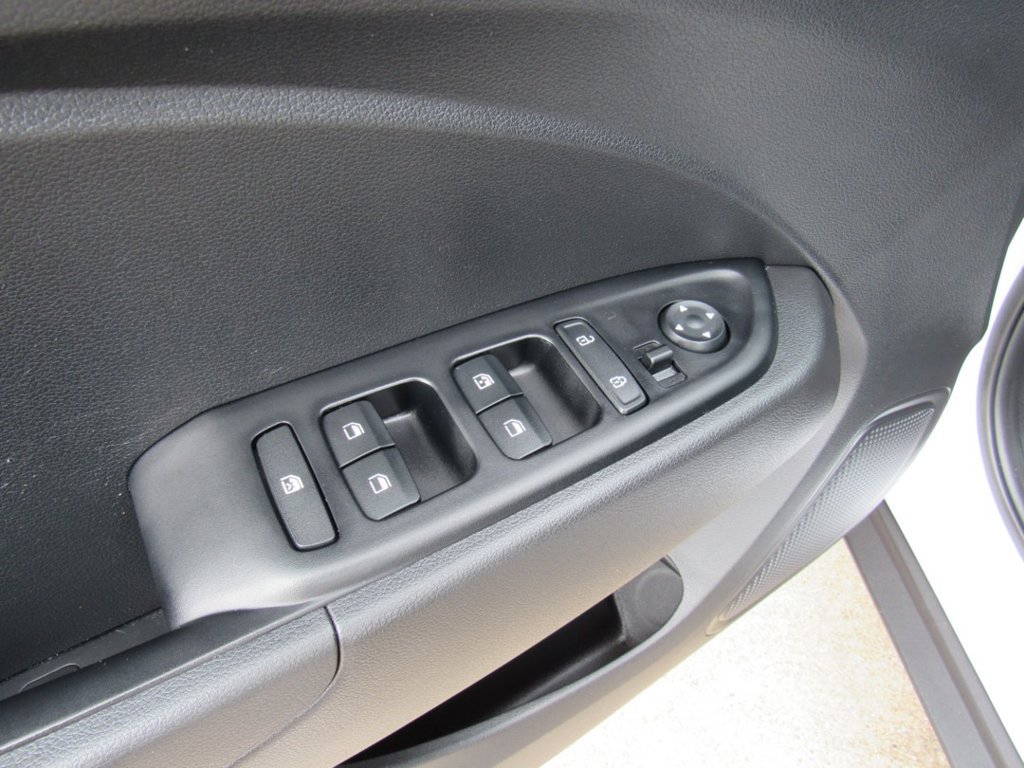 Certified 2025 Hyundai Venue SEL FWD image 13
