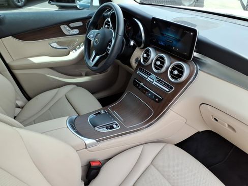 Used 2021 Mercedes-Benz GLC 300 image 10