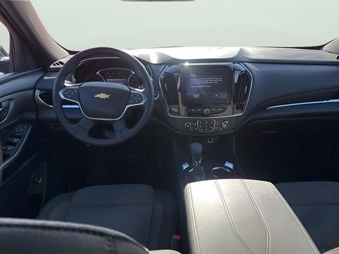 Used 2023 Chevrolet Traverse LT image 23