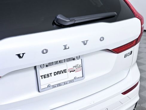 Used 2025 Volvo XC60 B5 Core AWD/4WD image 37