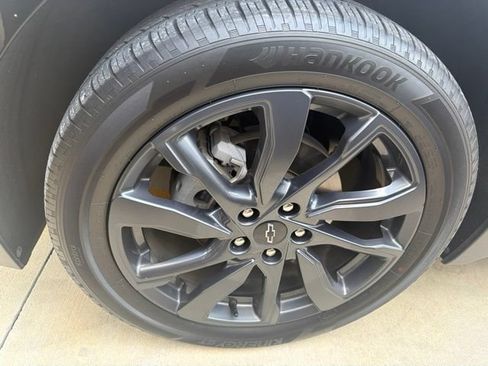 Used 2024 Chevrolet Equinox RS w/ RS Leather Package FWD image 2