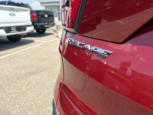Used 2019 Ford Escape SEL FWD image 18