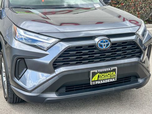 Used 2024 Toyota RAV4 LE image 5