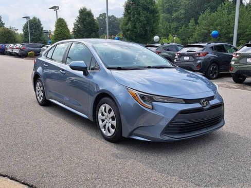 Used 2023 Toyota Corolla LE FWD image 4