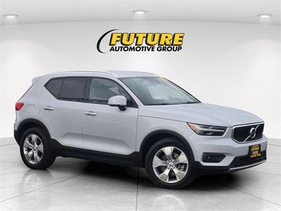 Used 2021 Volvo XC40 T5 Momentum