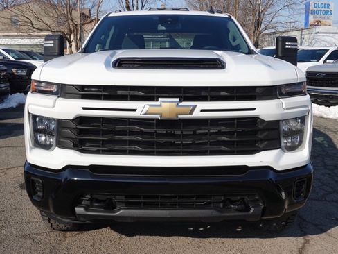 Used 2024 Chevrolet Silverado 2500 Custom w/ Custom Value Package AWD/4WD image 6