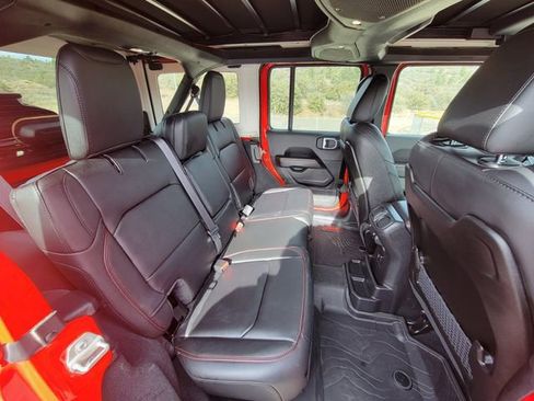 Used 2024 Jeep Wrangler Unlimited Rubicon image 14