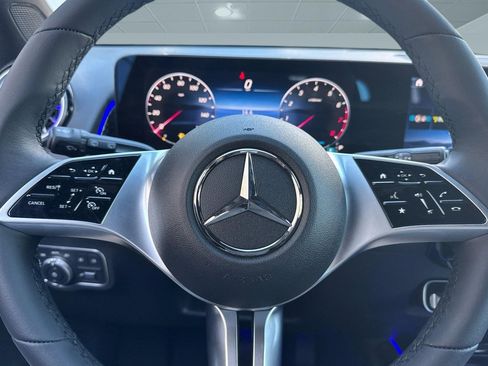 New 2025 Mercedes-Benz GLB 250 250 image 15