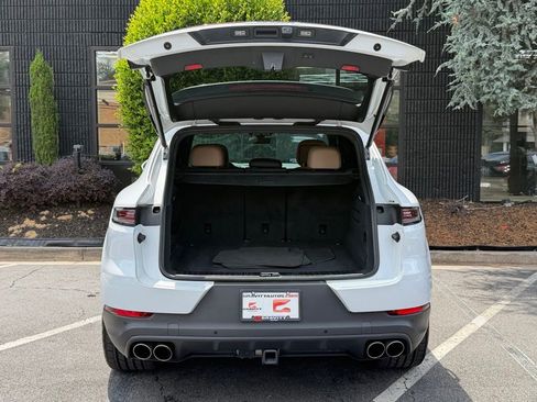 Used 2024 Porsche Cayenne S AWD/4WD image 17