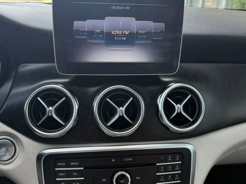 Used 2019 Mercedes-Benz GLA 250 w/ Premium Package image 19
