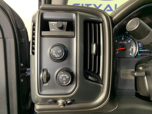 Used 2018 Chevrolet Silverado 1500 LTZ Z71 w/ Centennial Edition AWD/4WD image 15