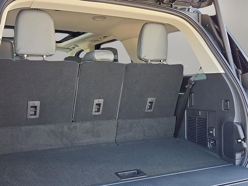 New 2026 Ford Expedition Active image 9