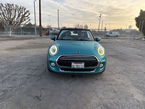 Used 2019 MINI Cooper Convertible w/ Premium Package image 8