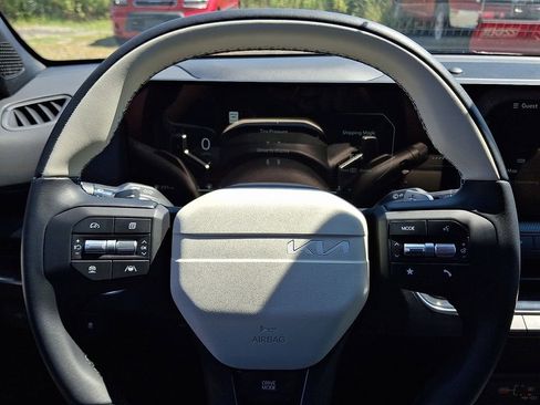 New 2025 Kia K4 GT-Line w/ GT-Line Premium Package image 18