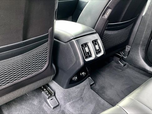 Used 2022 Kia Sorento S w/ Panoramic Sunroof Package image 10