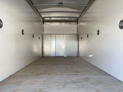 New 2023 Ford E-Transit image 24