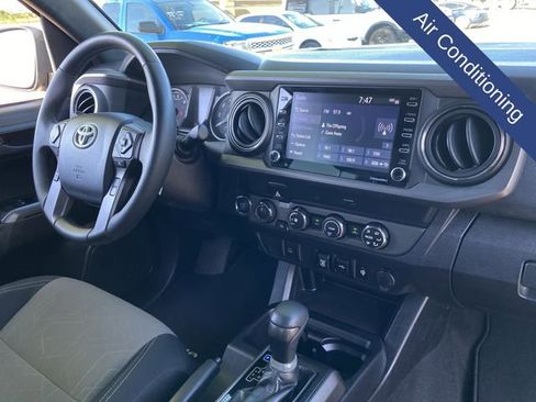Used 2020 Toyota Tacoma TRD Off-Road AWD/4WD image 15