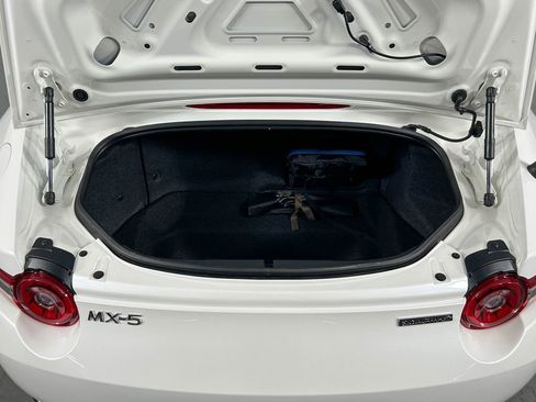 Used 2025 MAZDA MX-5 Miata Grand Touring w/ Appearance Package RWD image 17