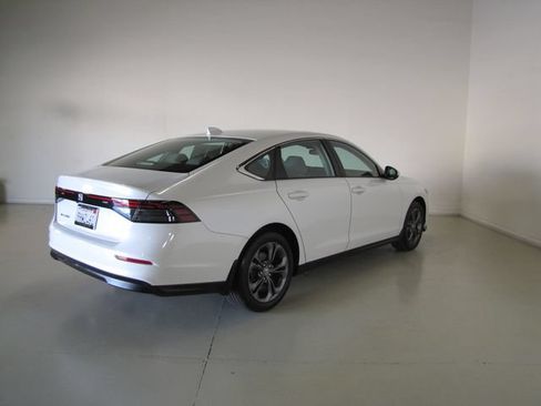 Certified 2023 Honda Accord EX image 25