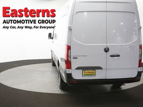 Used 2020 Mercedes-Benz Sprinter 2500 w/ Driver Convenience Package image 35