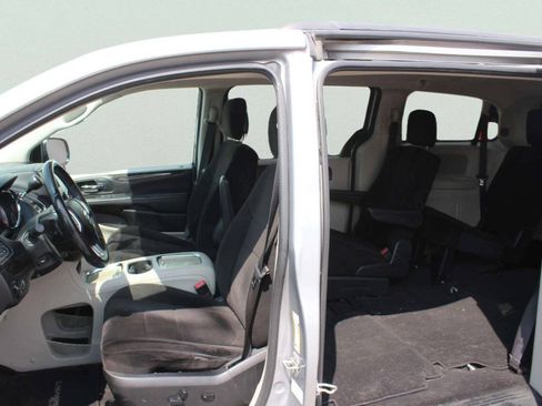 Used 2013 Dodge Grand Caravan SXT w/ Rear Park Assist Pkg FWD image 7
