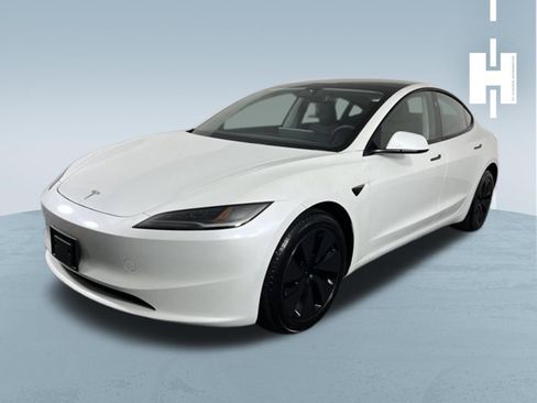 Used 2024 Tesla Model 3 Standard Range RWD image 4