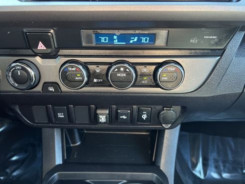 Used 2023 Toyota Tacoma TRD Off-Road image 21