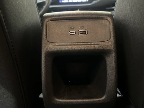 Used 2025 Buick Envista Sport Touring w/ Convenience II Package FWD image 19