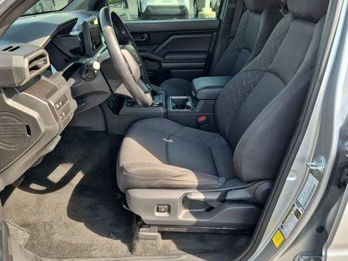 Certified 2026 Toyota Tacoma SR5 AWD/4WD image 9