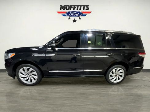 Used 2024 Lincoln Navigator Reserve image 2