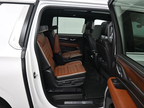 Used 2023 GMC Yukon XL Denali Ultimate image 52