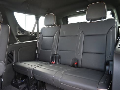 Used 2024 GMC Yukon XL SLT w/ SLT Luxury Package AWD/4WD image 21
