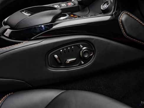 Used 2020 Aston Martin V8 Vantage Coupe RWD image 60