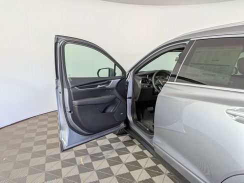 New 2025 Cadillac XT5 Premium Luxury w/ LPO, Floor Liner Package image 15