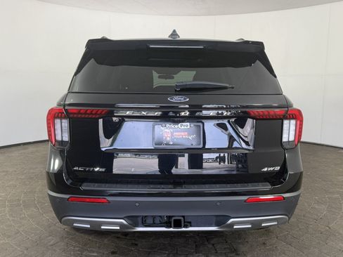 Used 2025 Ford Explorer Active w/ Active Comfort Package AWD/4WD image 6