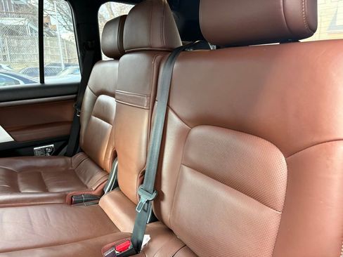 Used 2016 Toyota Land Cruiser image 7