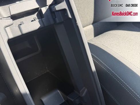 Used 2025 Nissan Rogue SV AWD/4WD image 18