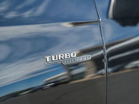 Used 2024 Mercedes-Benz GLC 43 AMG 4MATIC image 16