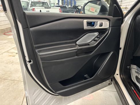 Used 2020 Ford Explorer ST w/ ST Street Pack image 9