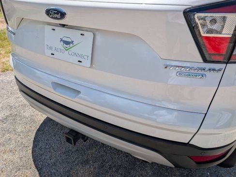 Used 2017 Ford Escape Titanium w/ Equipment Group 301A FWD image 5