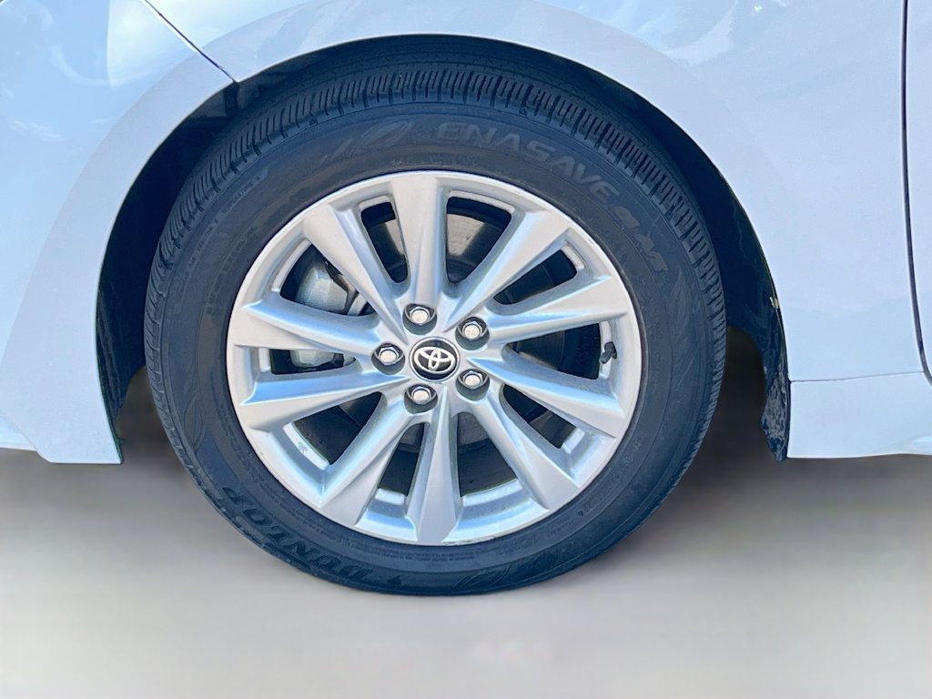 Used 2024 Toyota Corolla LE w/ LE Convenience Package FWD image 28