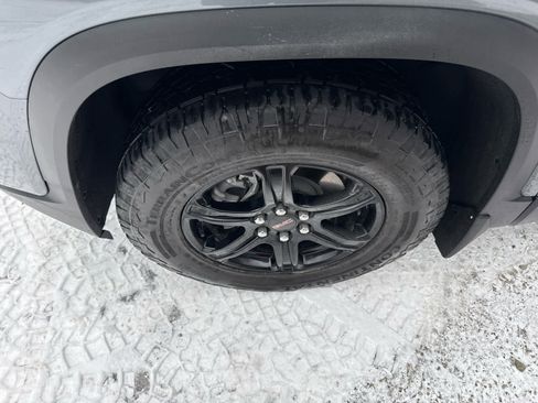 Used 2022 GMC Acadia AT4 w/ Technology Package image 2