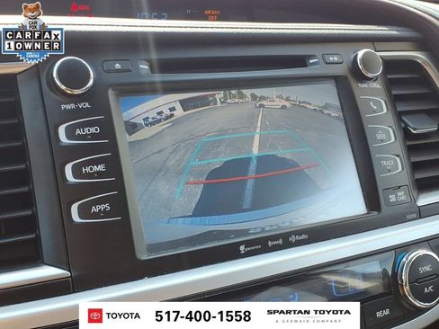 Used 2019 Toyota Highlander XLE AWD/4WD image 24