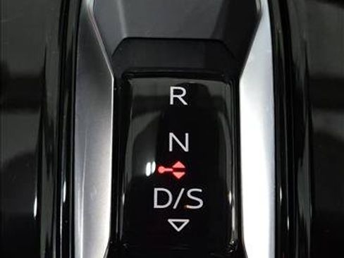 Used 2025 Audi Q5 Premium AWD/4WD image 12