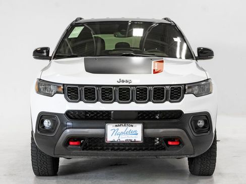 Certified 2025 Jeep Compass Trailhawk AWD/4WD image 5