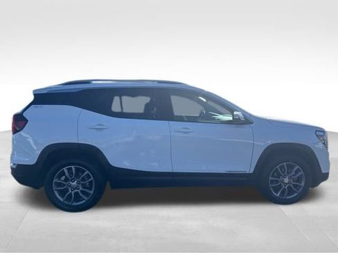 Used 2023 GMC Terrain SLT image 8